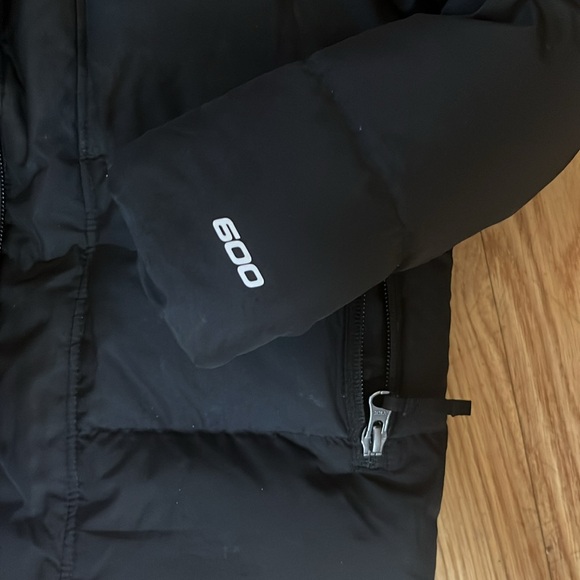 Toddler Northface coat Size say 3. Best fit a 9 month- 2t  to get best fit. - Picture 2 of 5